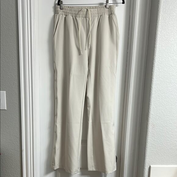 BuffBunny Cream Snap Side Pant | Size M | Athleisure - Picture 6 of 8